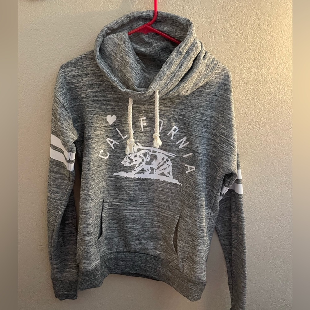 Reflex California gray bear heart turtleneck, long sleeve sweatshirt-Med